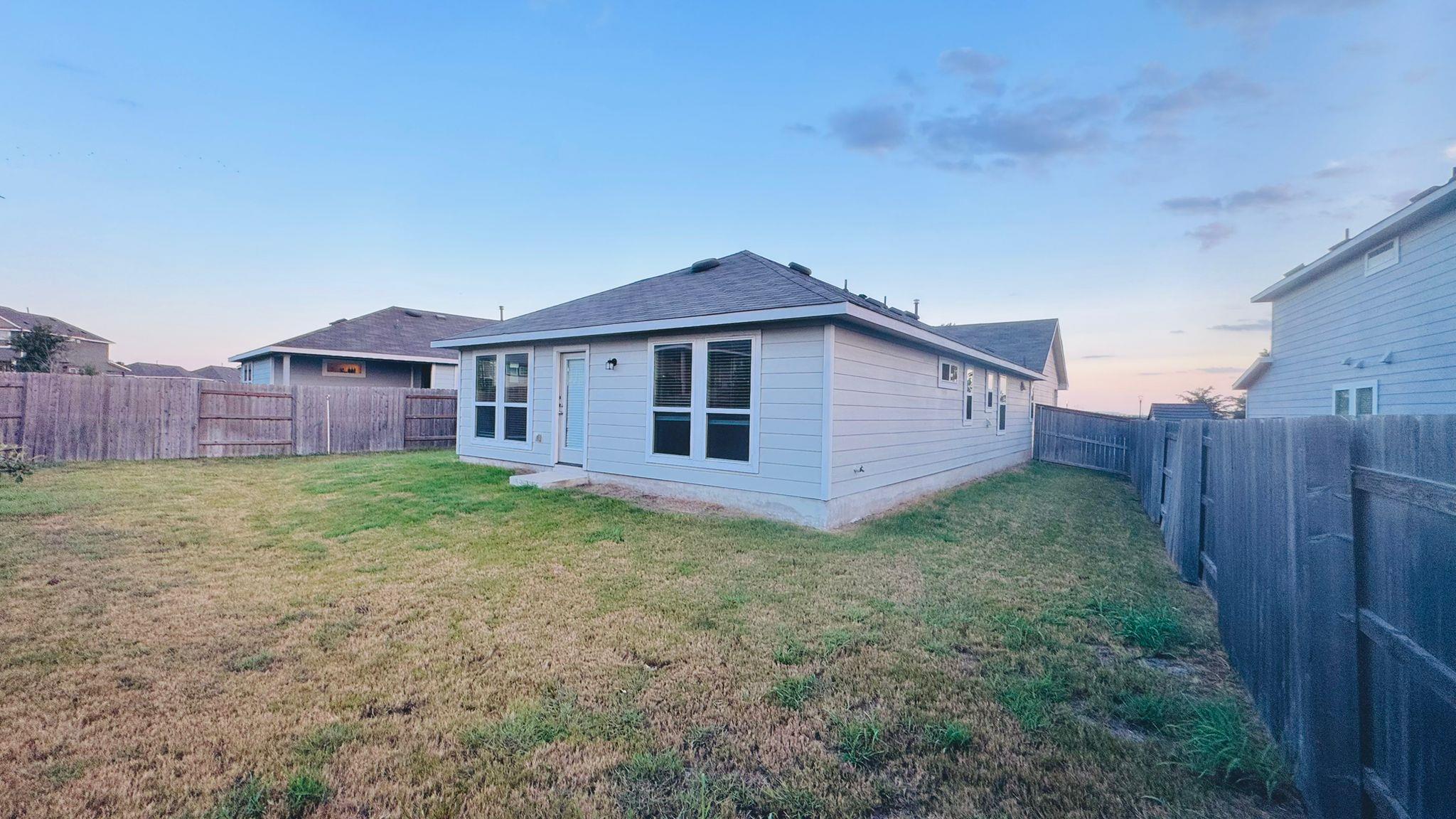 212 Rollingwood Dr, San Marcos, TX 78666