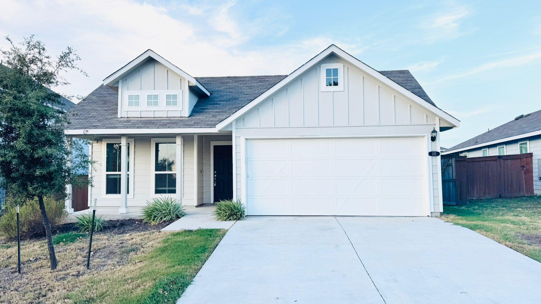 212 Rollingwood Dr, San Marcos, TX 78666