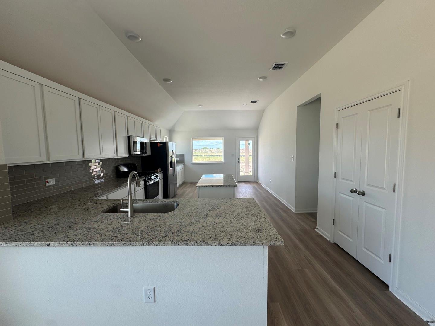 3729 Pin Oak Hills, Seguin, TX 78155