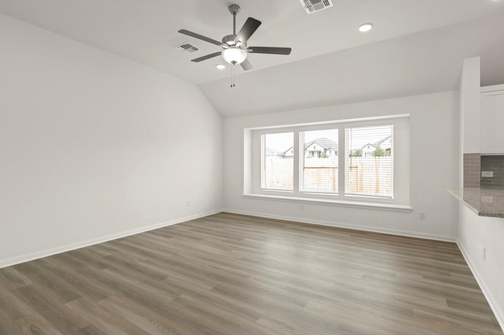 3729 Pin Oak Hills, Seguin, TX 78155