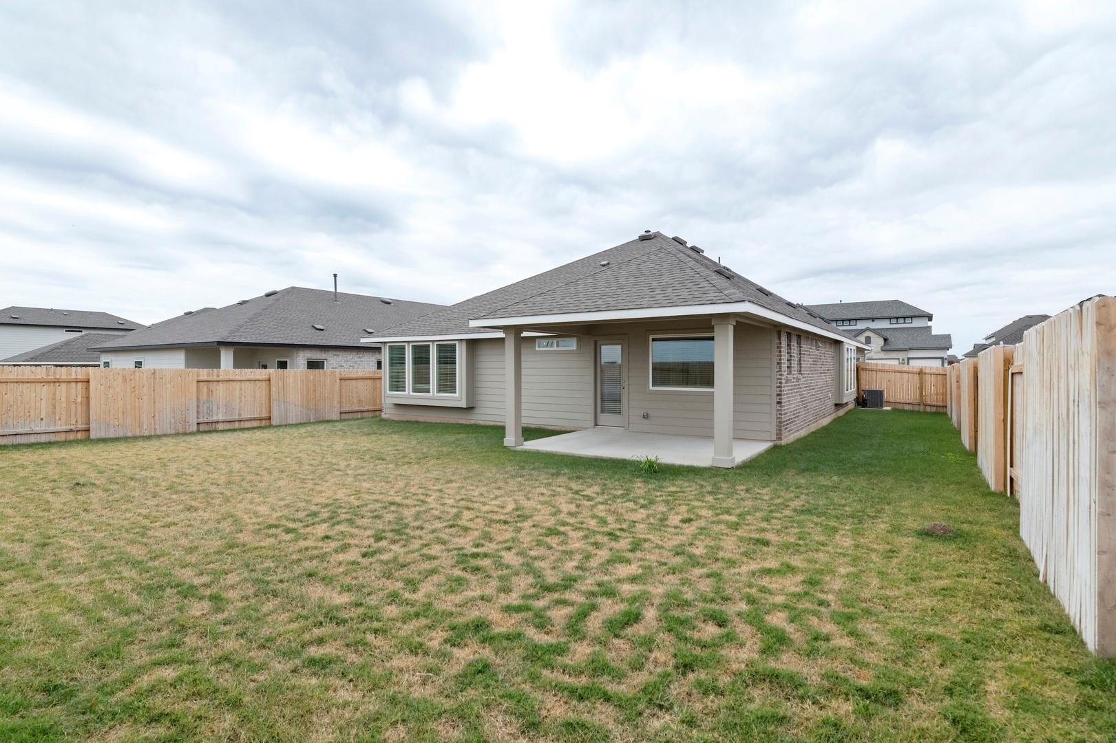 3729 Pin Oak Hills, Seguin, TX 78155