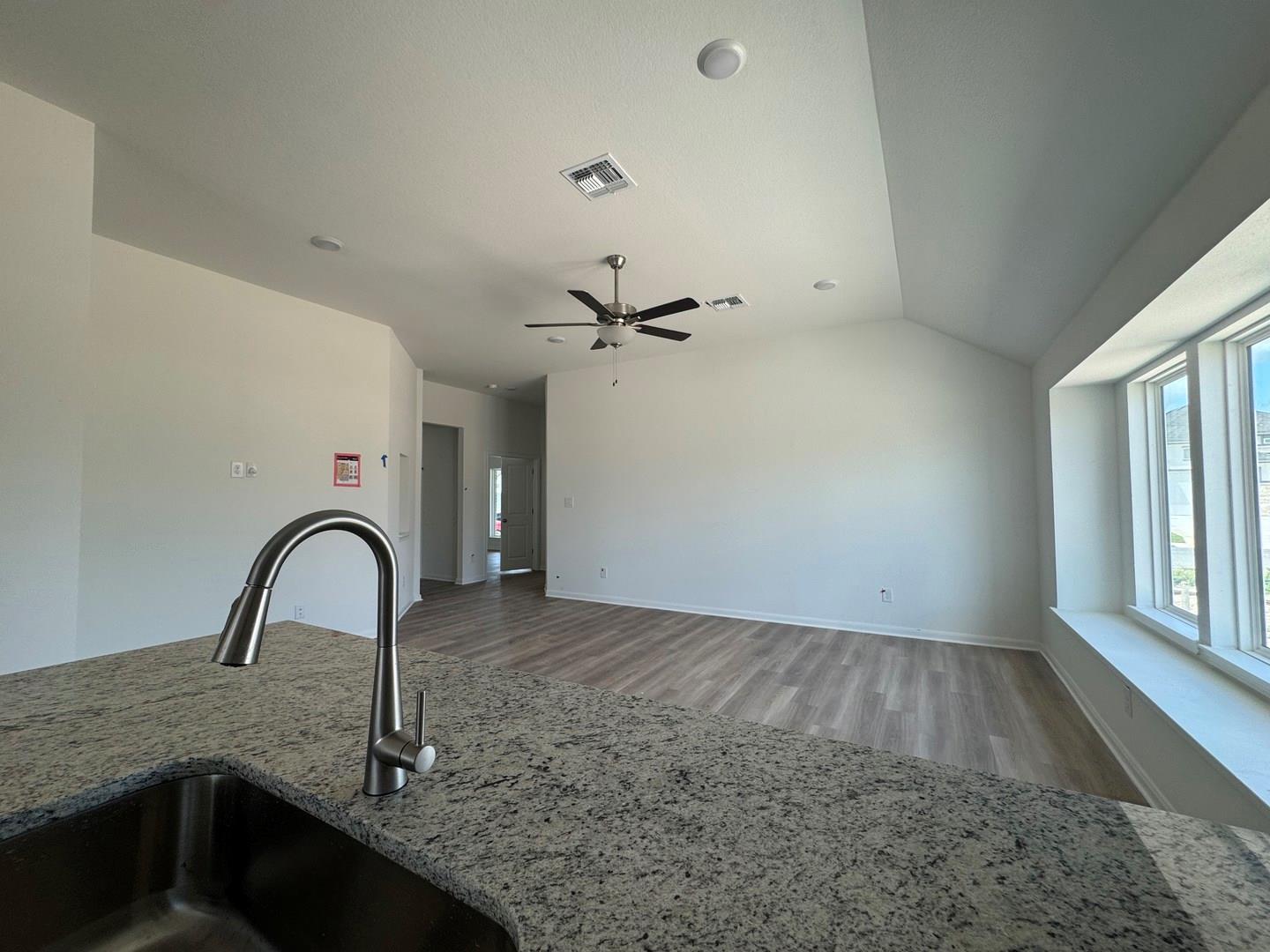 3729 Pin Oak Hills, Seguin, TX 78155