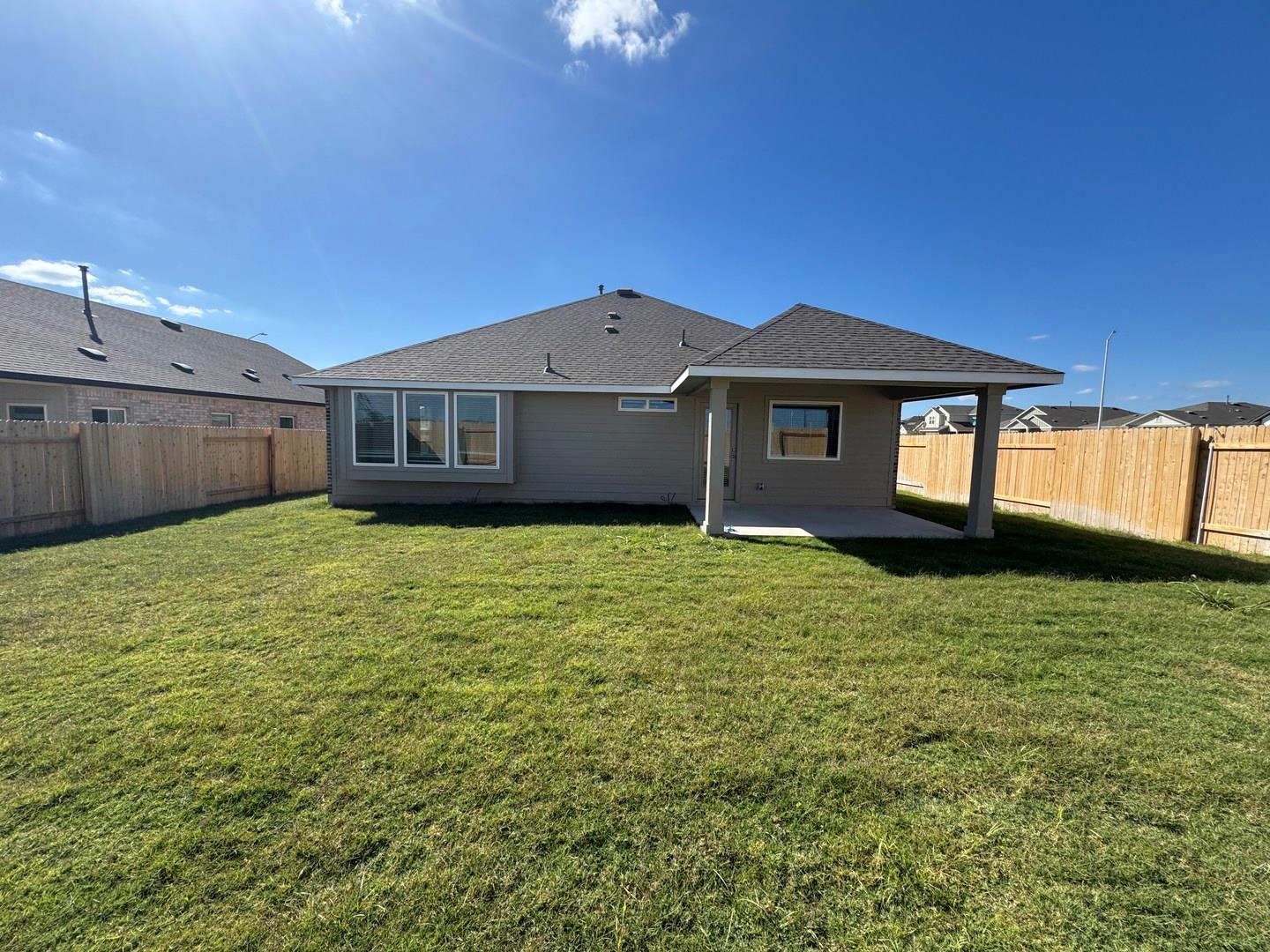 3729 Pin Oak Hills, Seguin, TX 78155