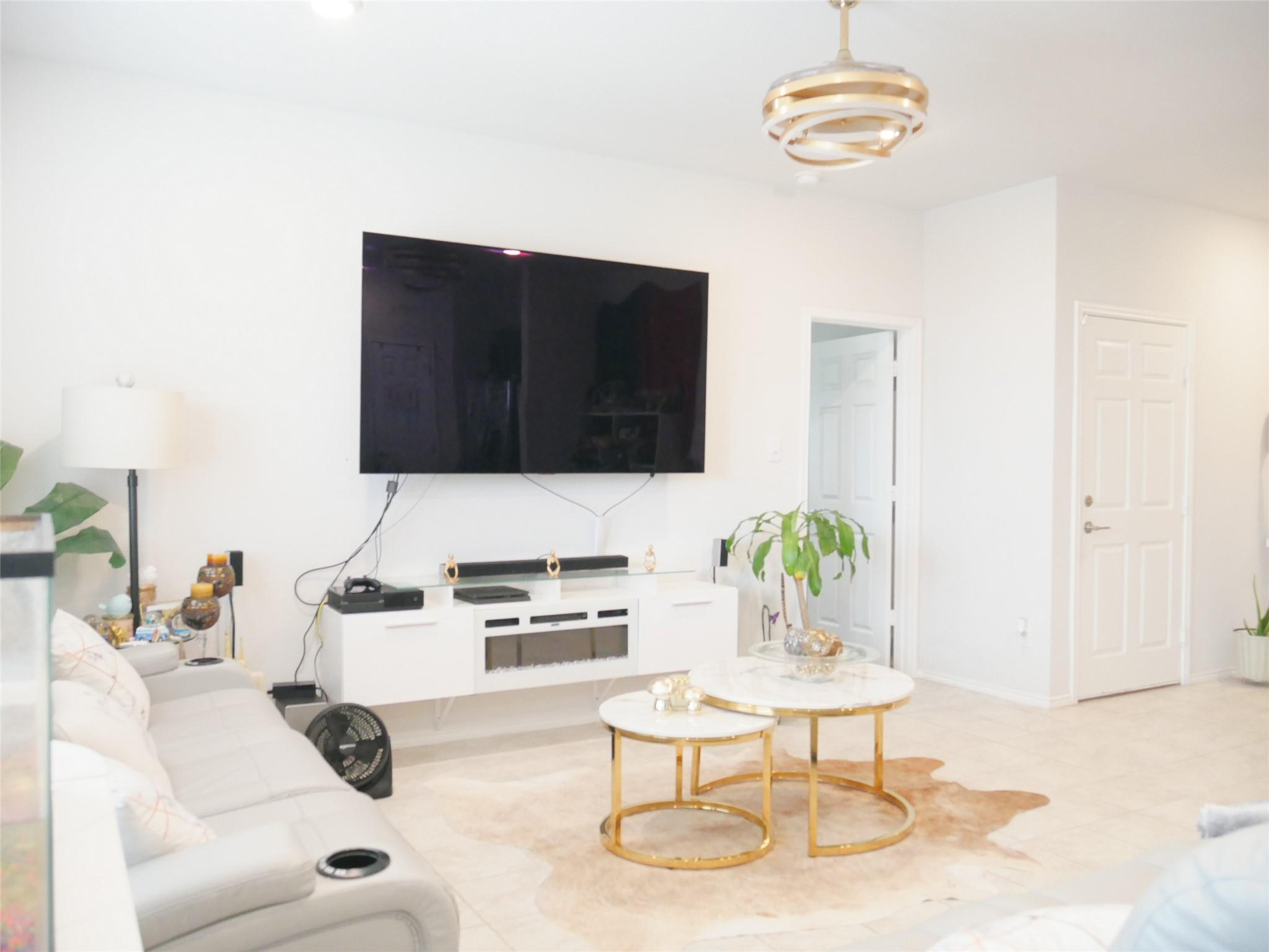 524 Taggart Trl, Jarrell, TX 76537