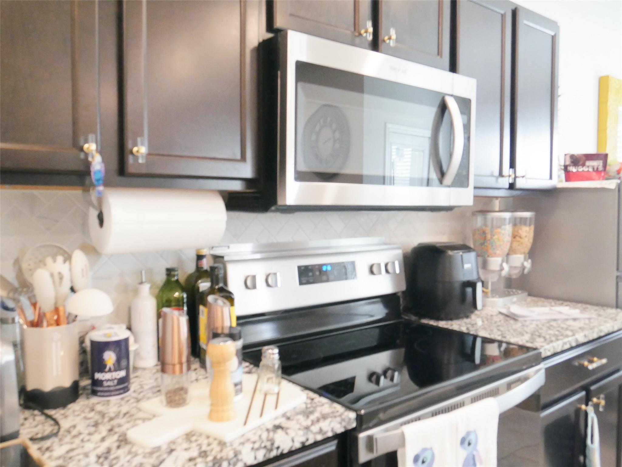 524 Taggart Trl, Jarrell, TX 76537