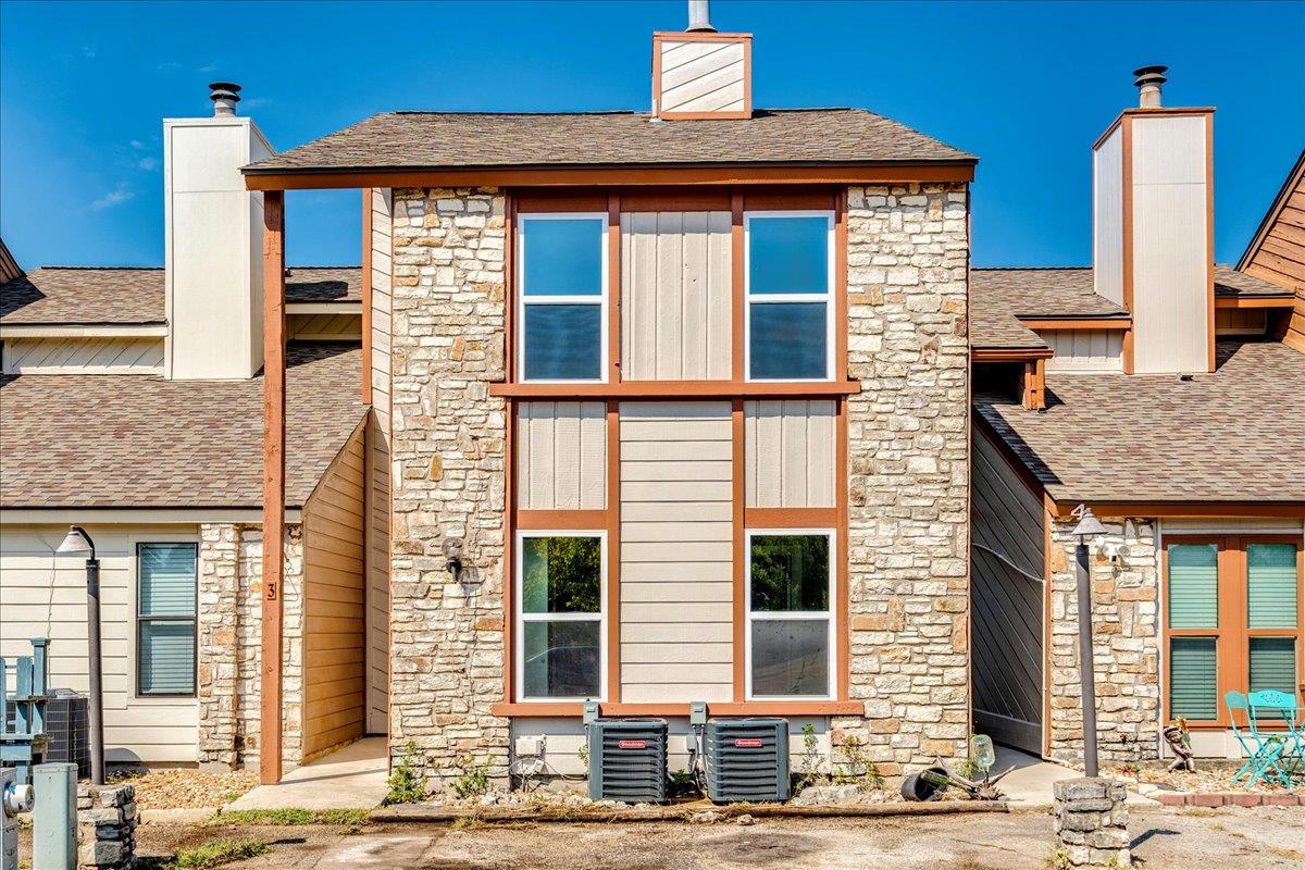 3 Cypress Fairway Vlg, Wimberley, TX 78676