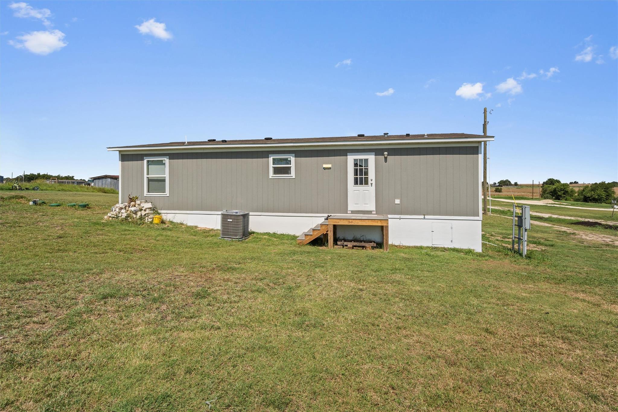 110 Pvr 965, Taylor, TX 76574