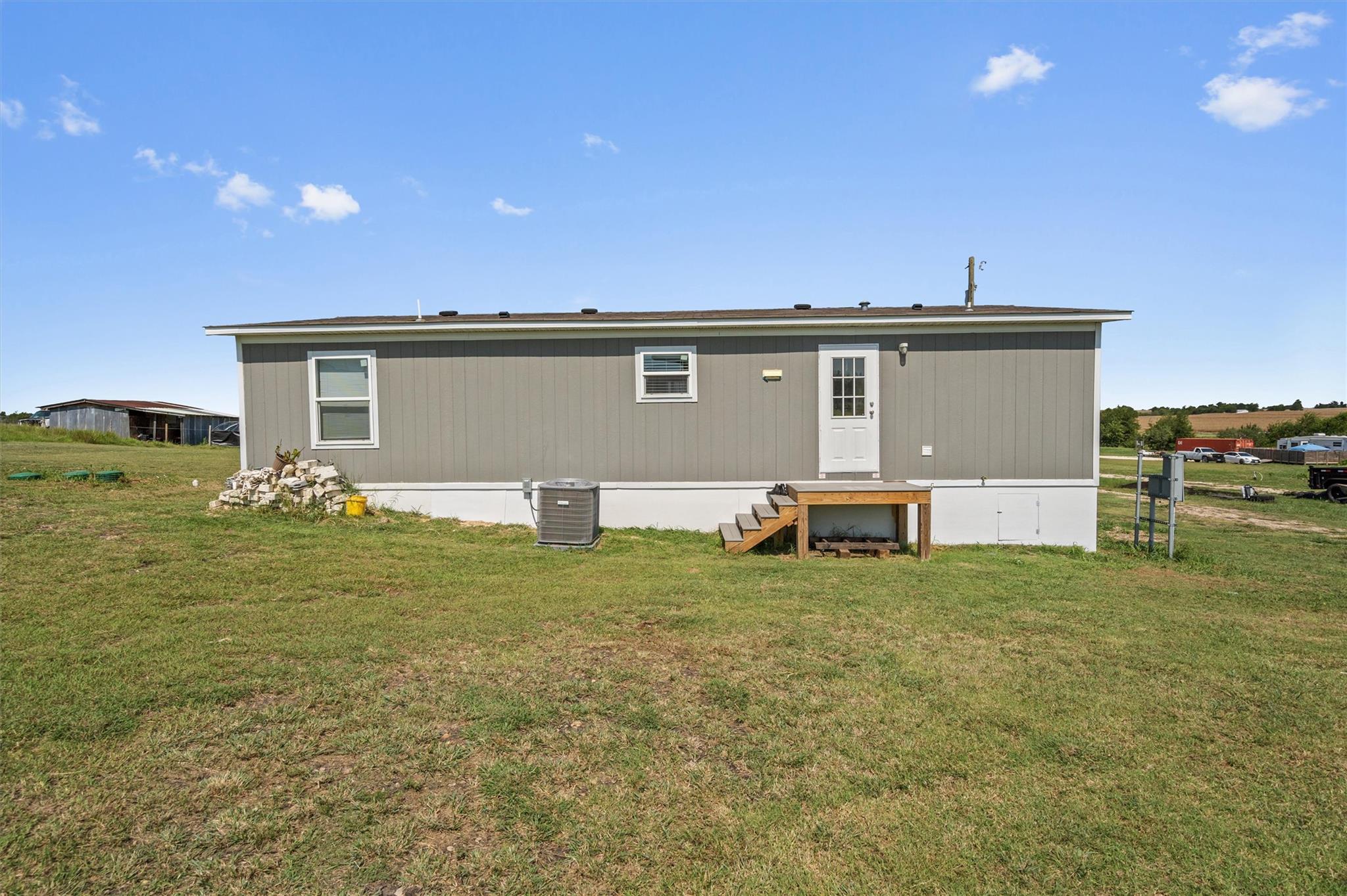 110 Pvr 965, Taylor, TX 76574