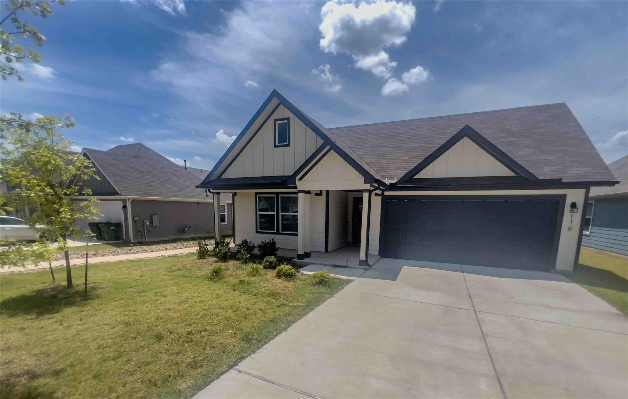 116 Sweetwater Creek Ln, Hutto, TX 78634