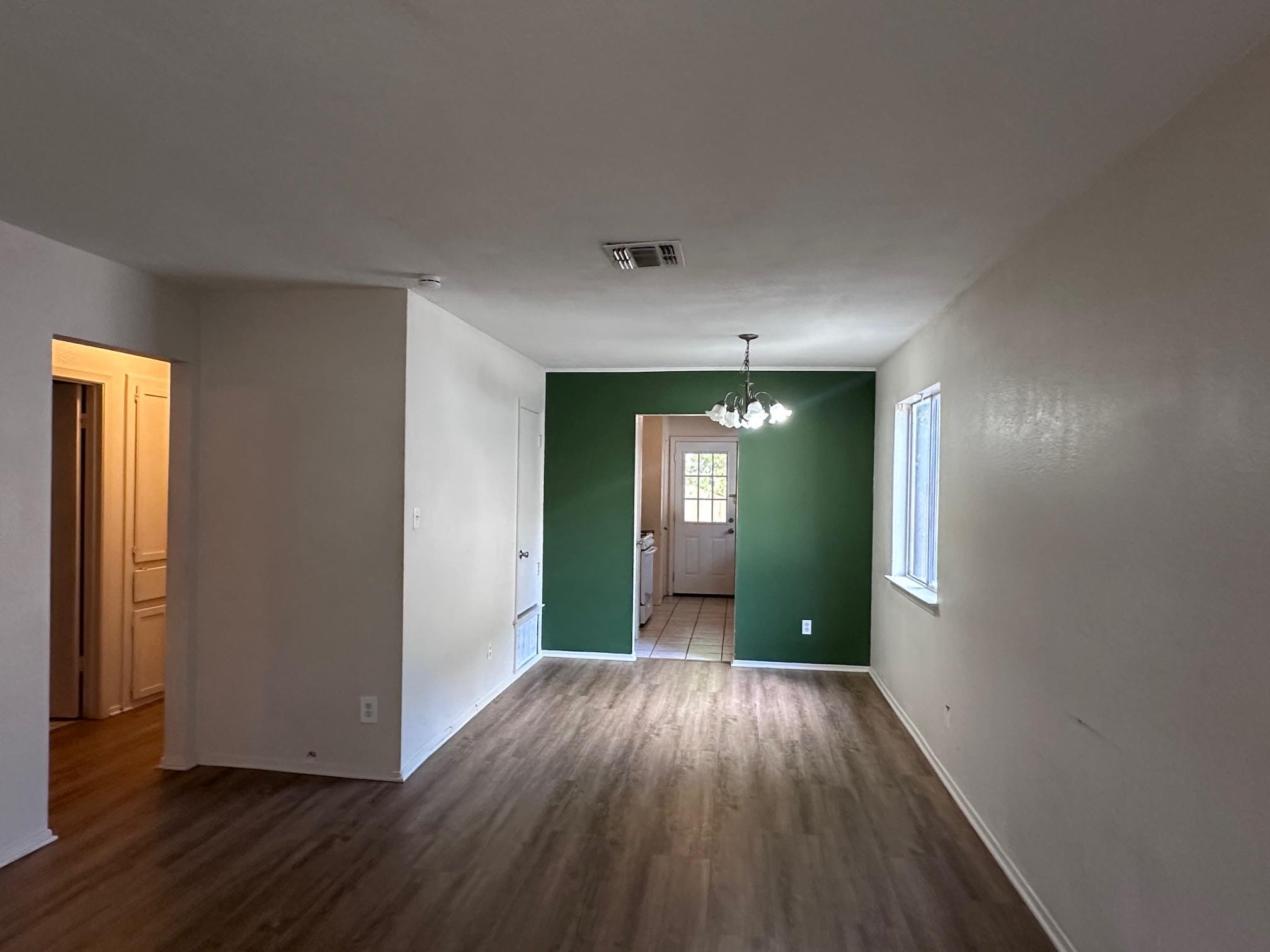 410 LINDEN St # B, Bastrop, TX 78602