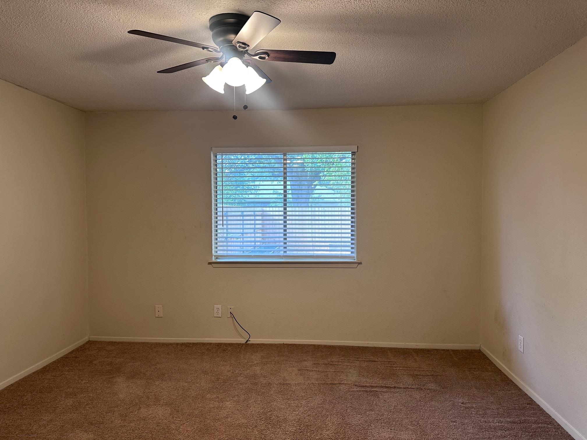 410 LINDEN St # B, Bastrop, TX 78602