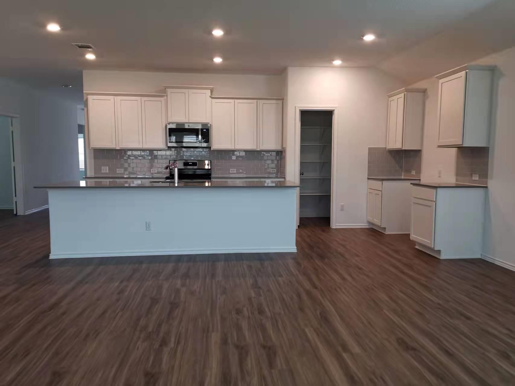 105 Bear Oak St, Hutto, TX 78634