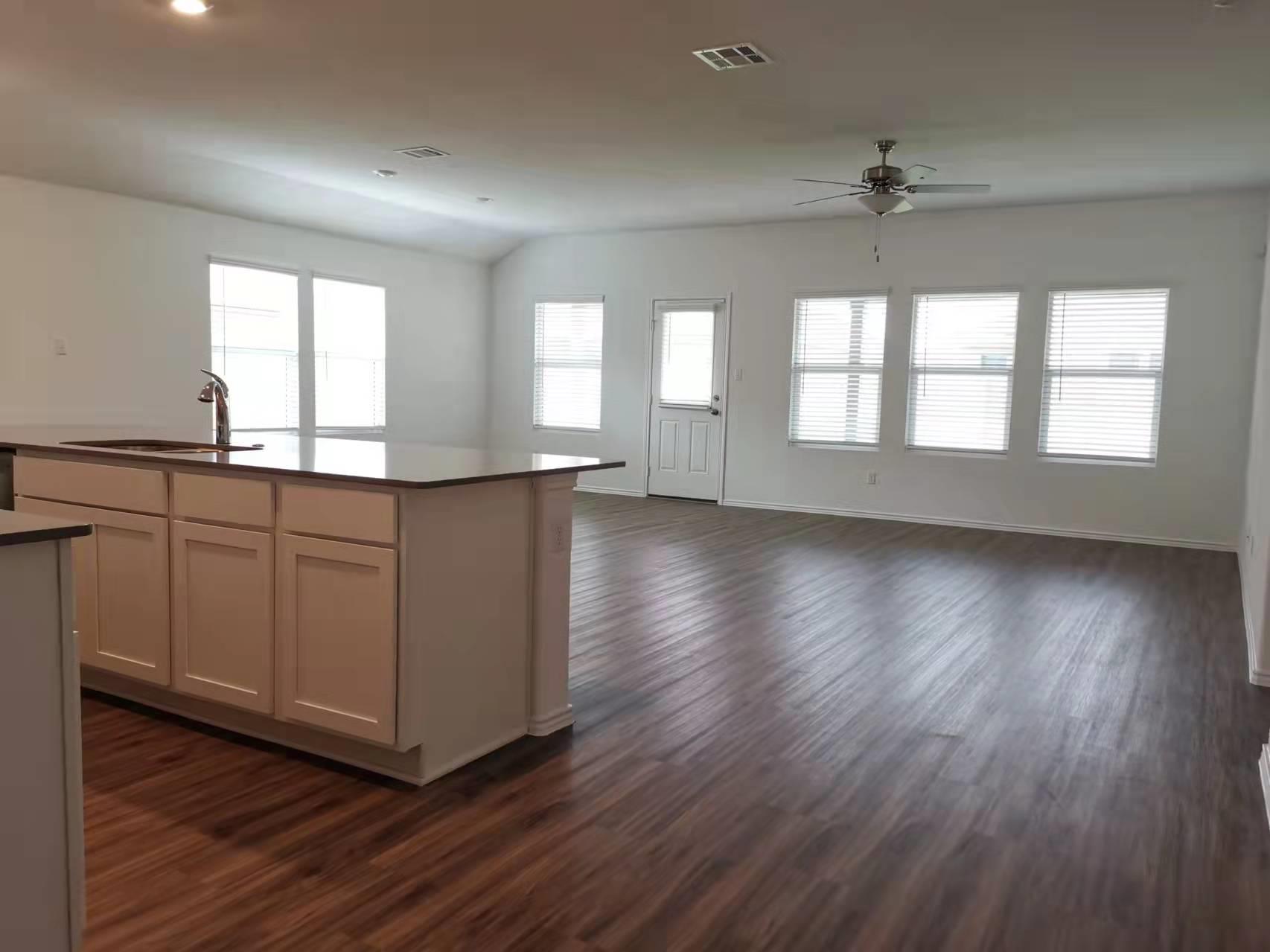 105 Bear Oak St, Hutto, TX 78634