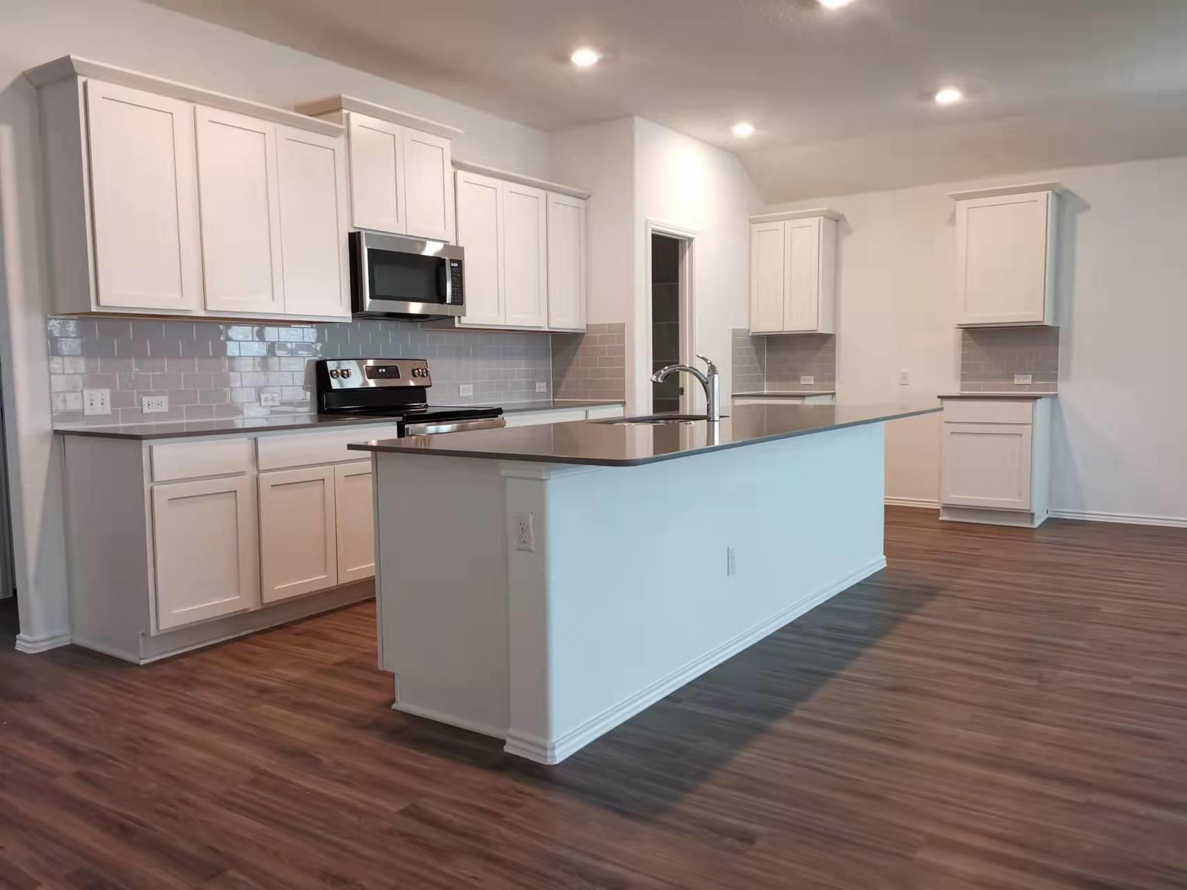 105 Bear Oak St, Hutto, TX 78634