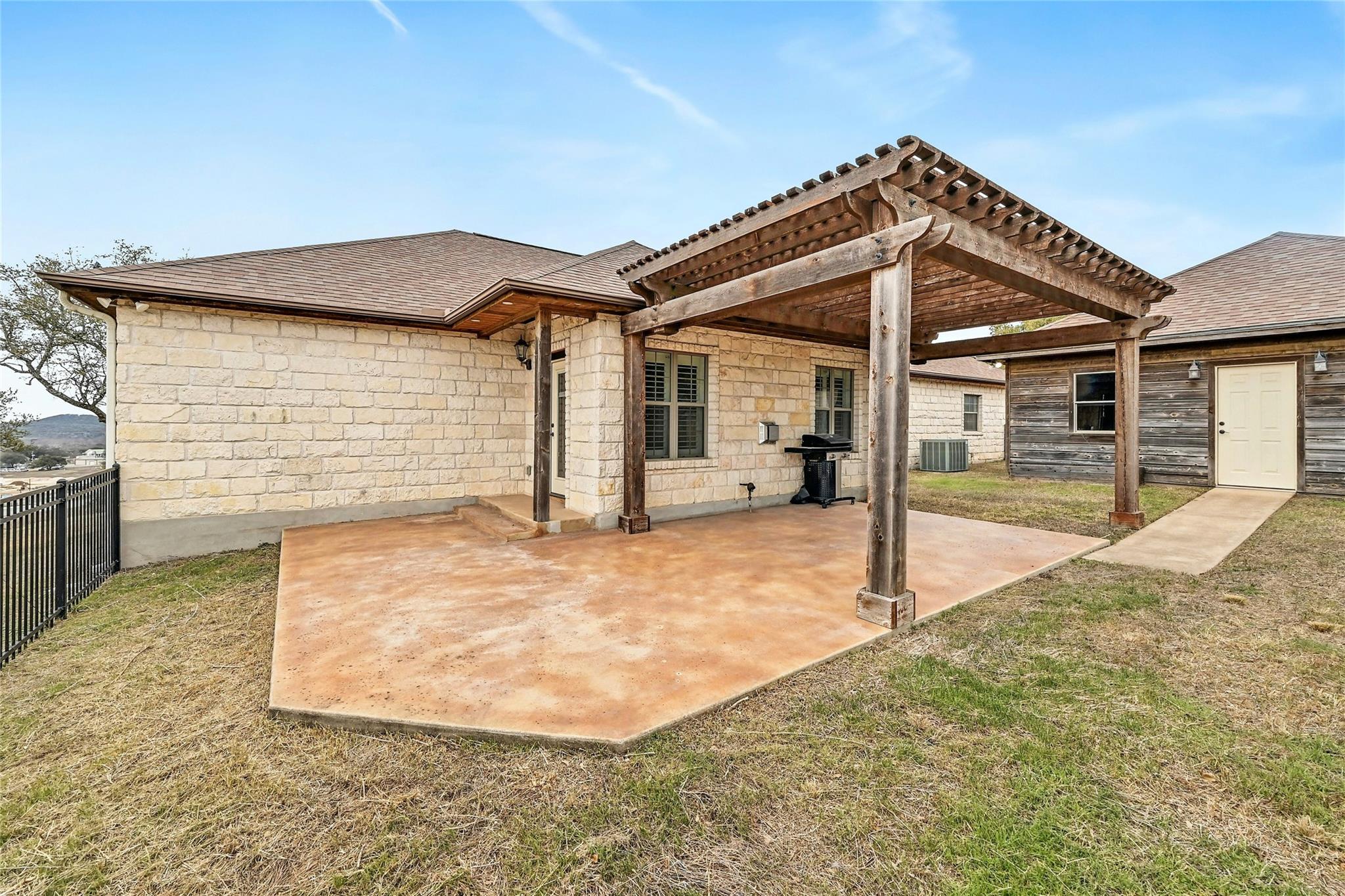 211 Summit Ridge Rd, Burnet, TX 78611