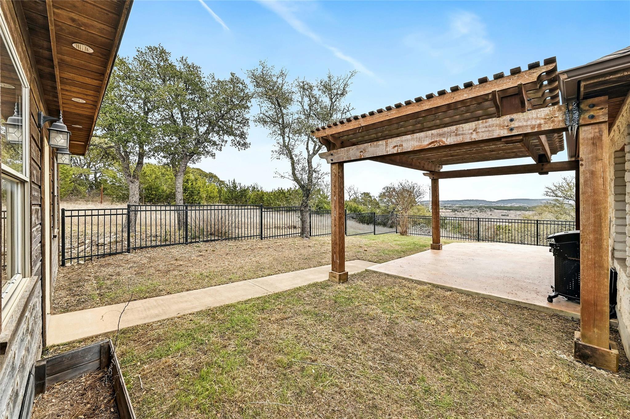 211 Summit Ridge Rd, Burnet, TX 78611