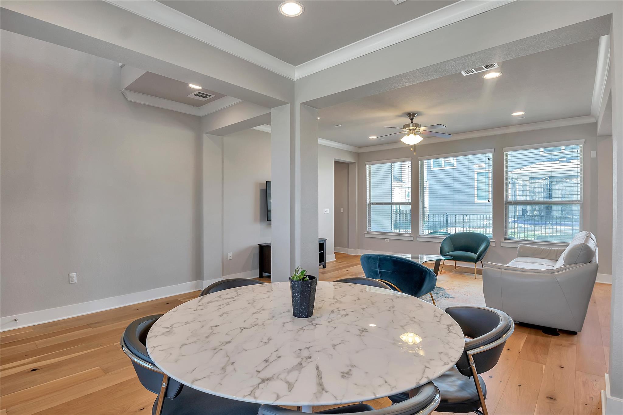 9302 McKnight Loop # 43, Austin, TX 78717