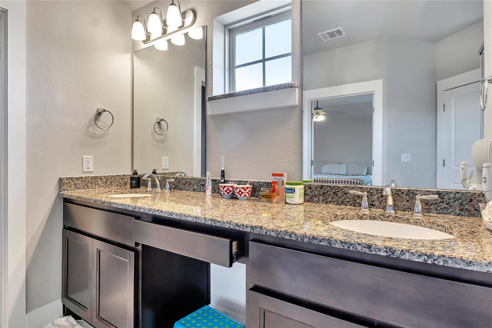 9302 McKnight Loop # 43, Austin, TX 78717