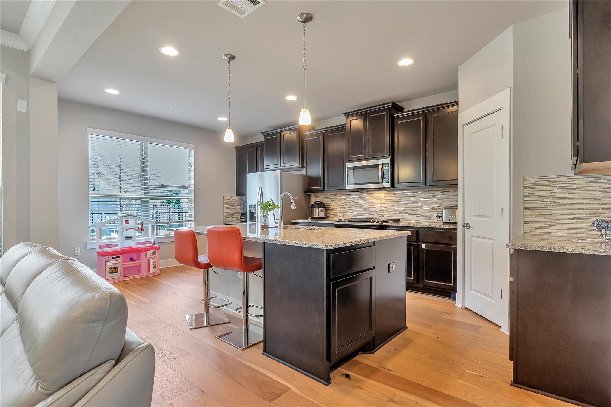 9302 McKnight Loop # 43, Austin, TX 78717