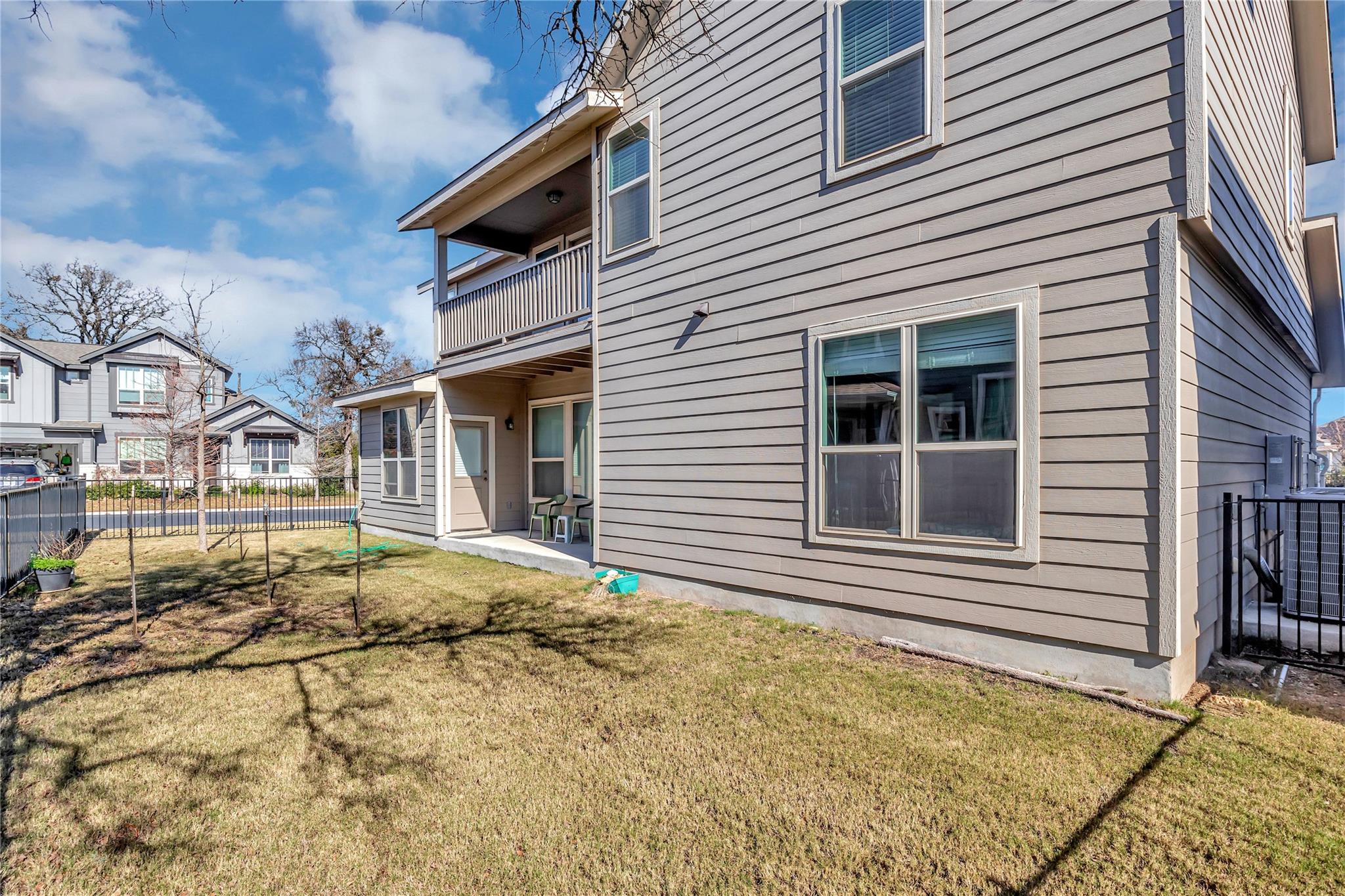 9302 McKnight Loop # 43, Austin, TX 78717