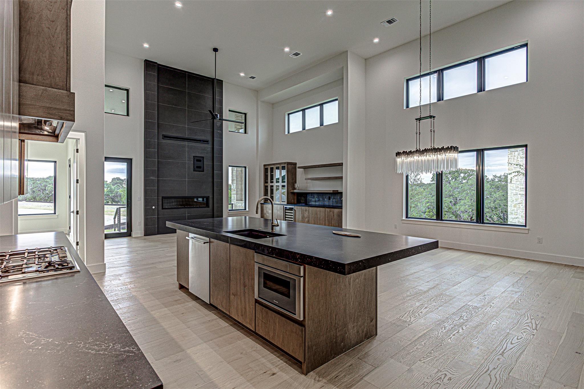 101 Manciano Dr, Horseshoe Bay, TX 78657