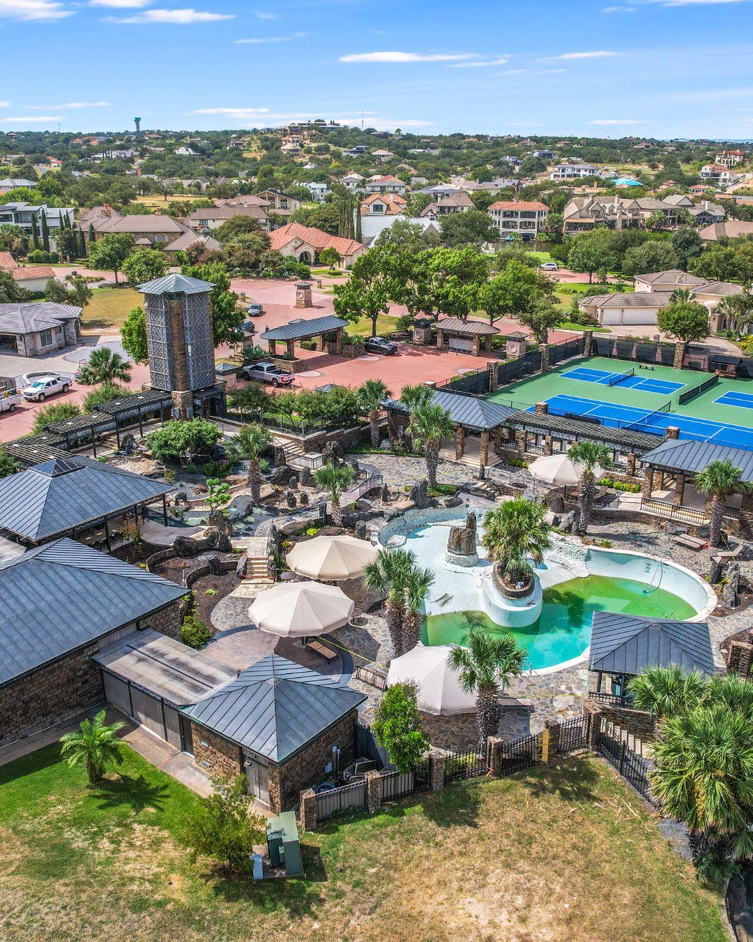 101 Manciano Dr, Horseshoe Bay, TX 78657