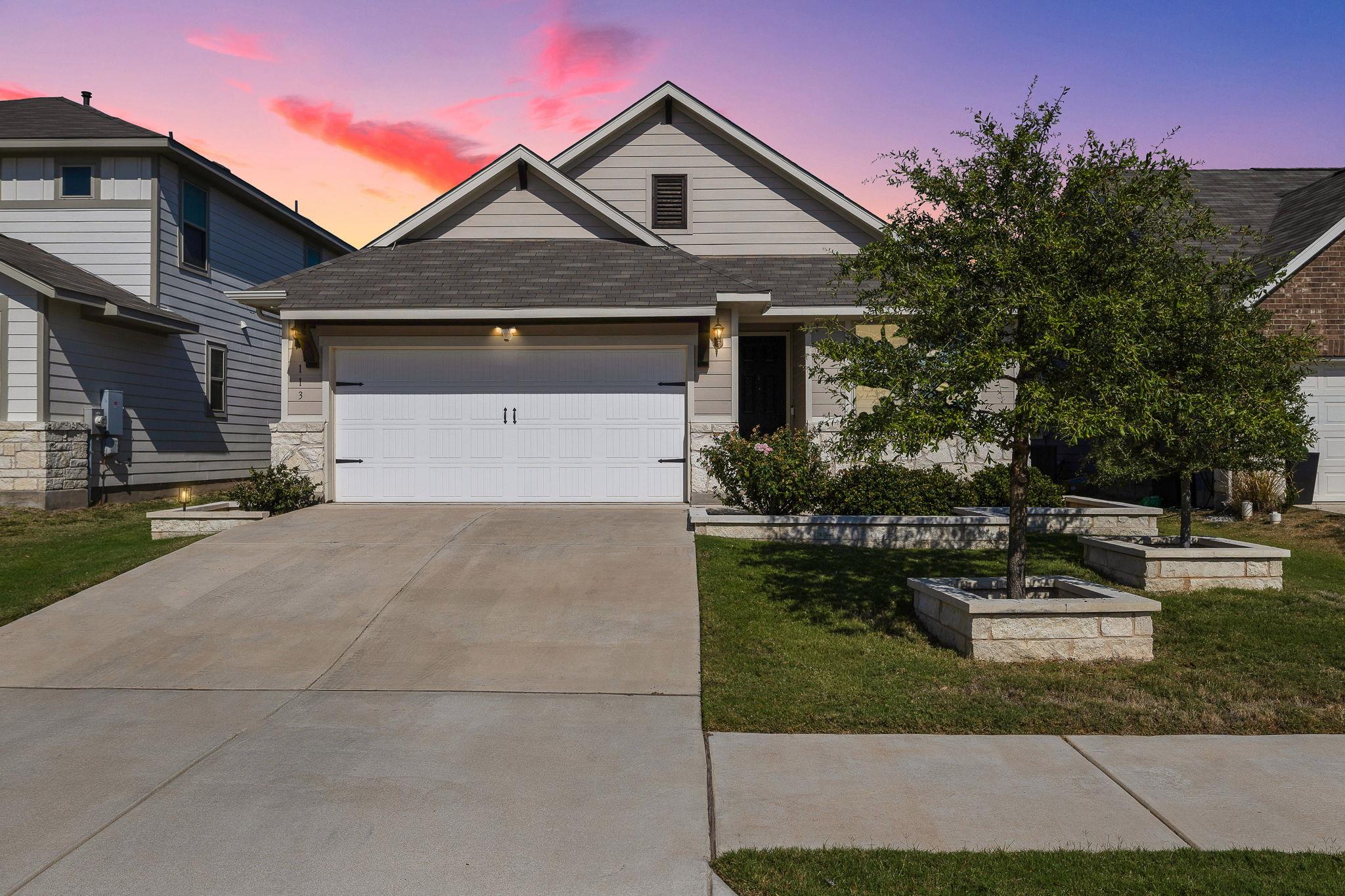 113 Lyrebird Ln, Hutto, TX 78634