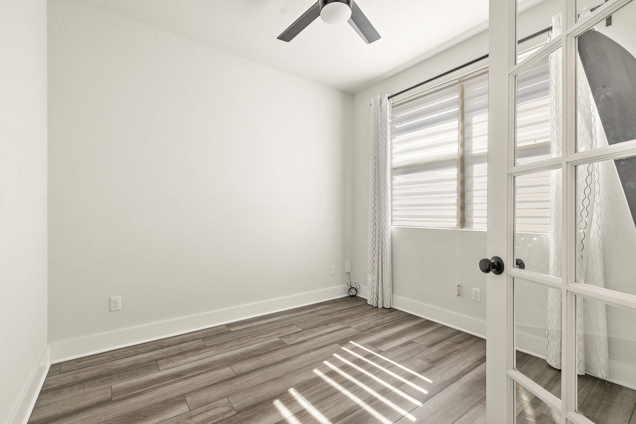 113 Lyrebird Ln, Hutto, TX 78634