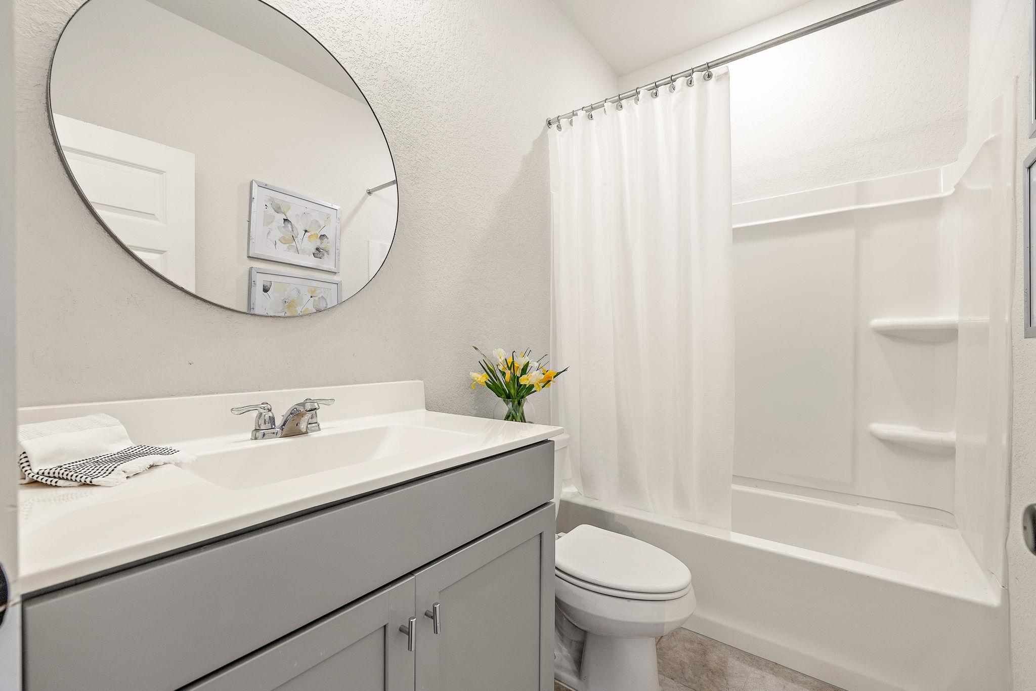 113 Lyrebird Ln, Hutto, TX 78634