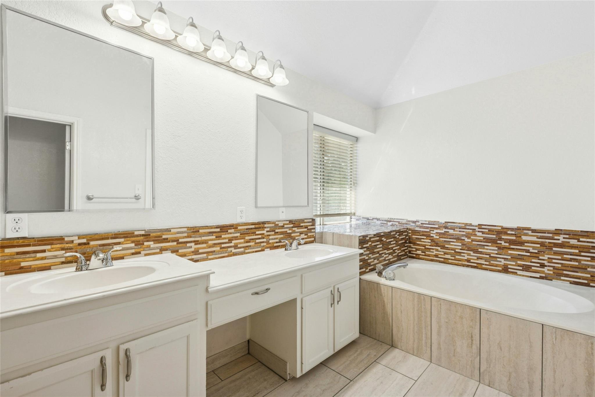 6805 Breezy Pass, Austin, TX 78749