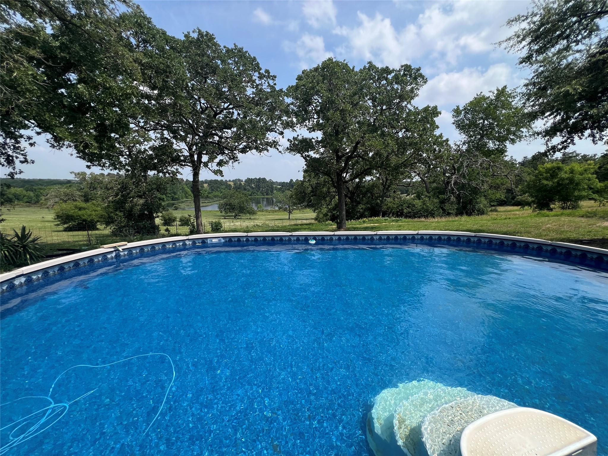 702 Paint Creek Rd, McDade, TX 78650