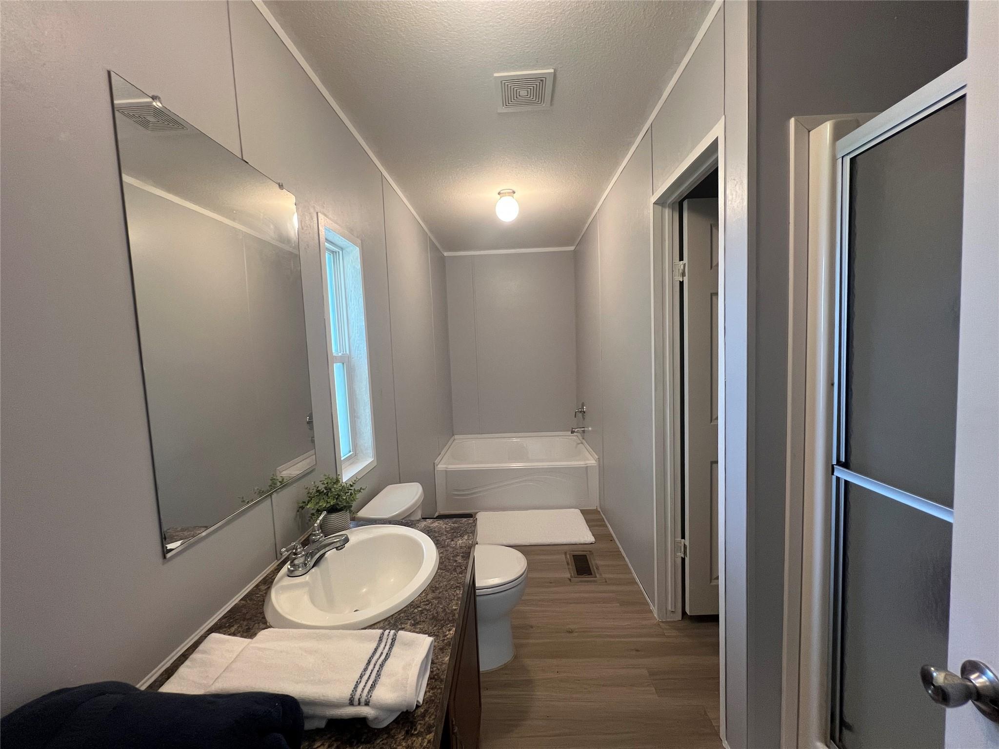 702 Paint Creek Rd, McDade, TX 78650