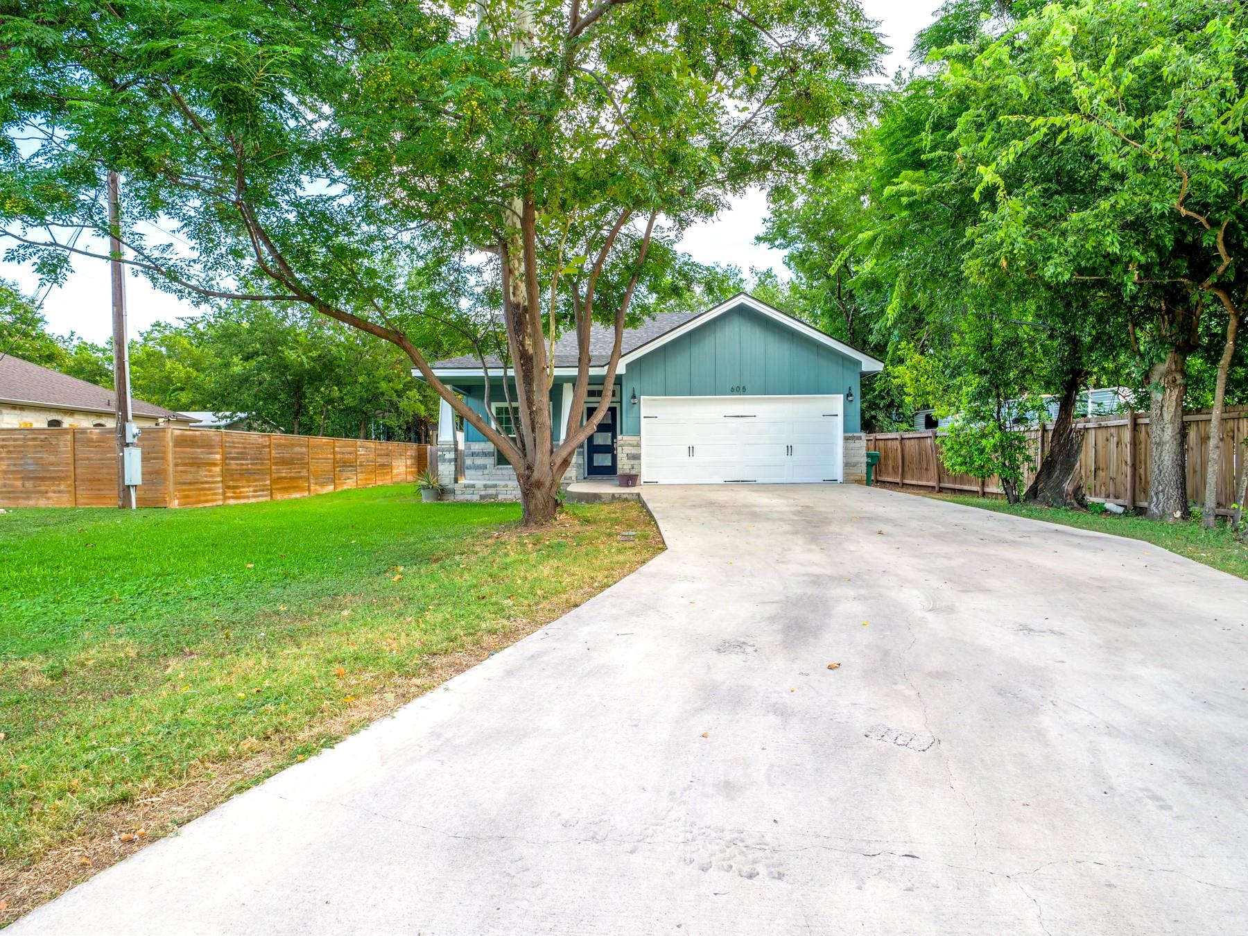 605 S Avenue J, Marble Falls, TX 78654