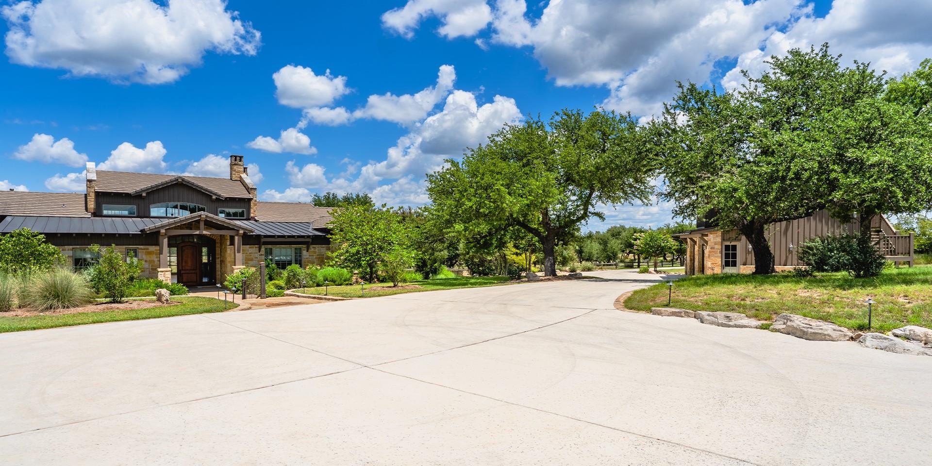 439 W Boot Ranch Rdg, Fredericksburg, TX 78624