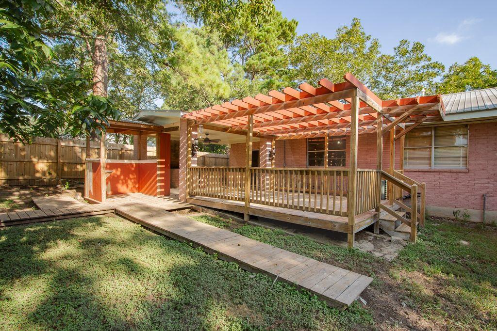 403 4th Ave, Smithville, TX 78957