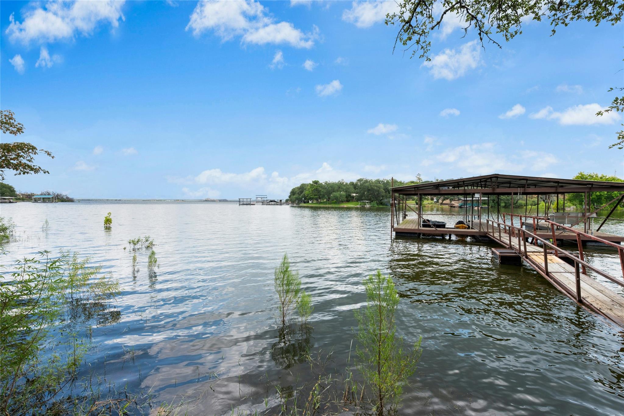 110 Island Lodges Ln, Buchanan Dam, TX 78609