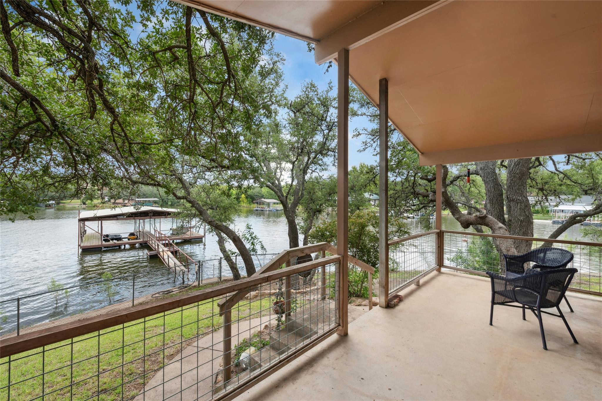 110 Island Lodges Ln, Buchanan Dam, TX 78609