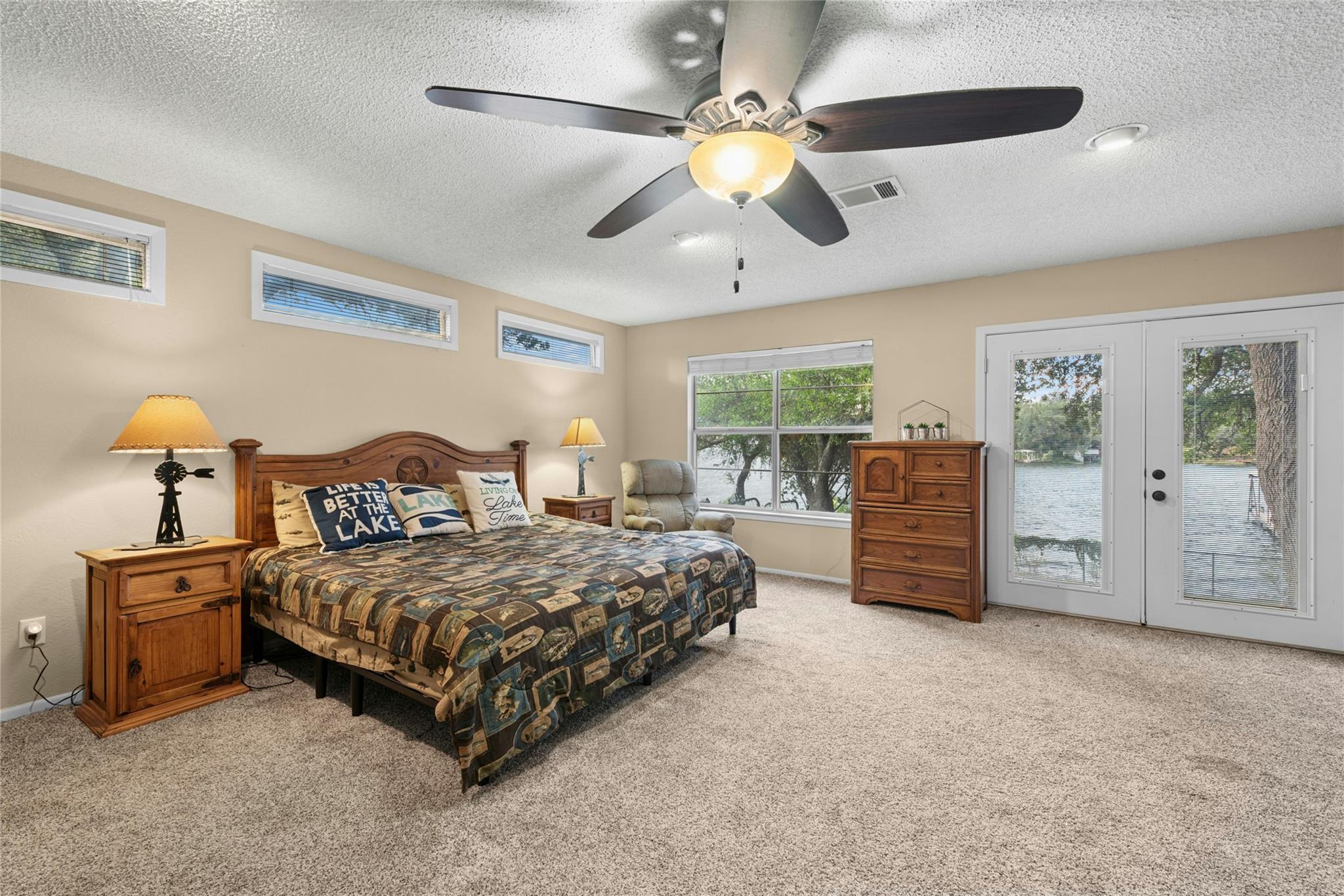 110 Island Lodges Ln, Buchanan Dam, TX 78609