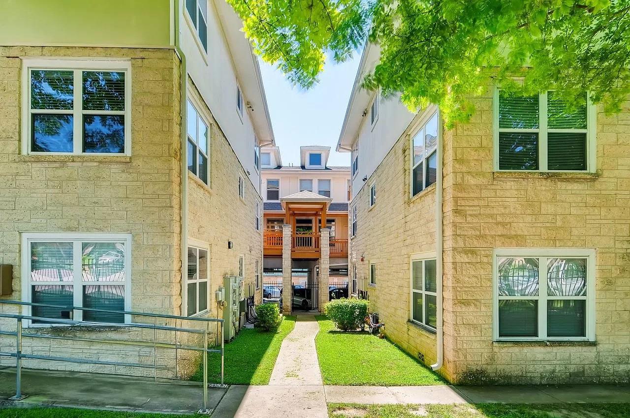 305 E 31st St # 7, Austin, TX 78705