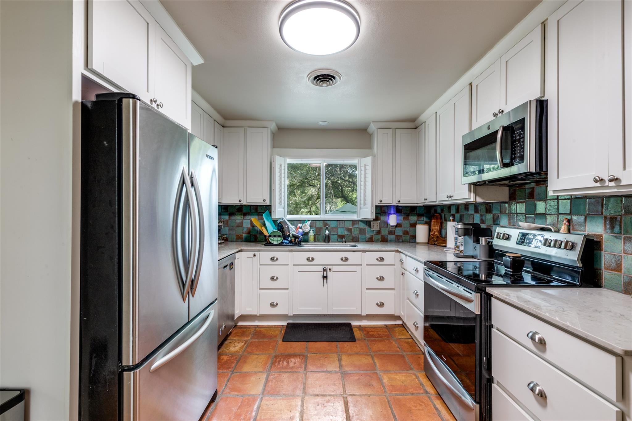 2 Tanglewood Trl, San Marcos, TX 78666