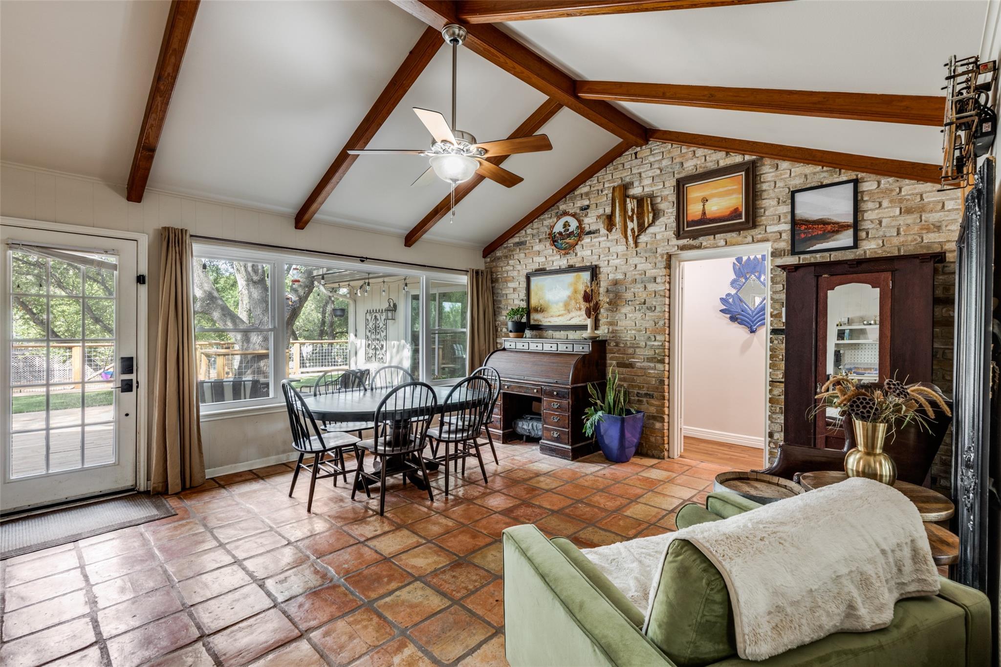 2 Tanglewood Trl, San Marcos, TX 78666