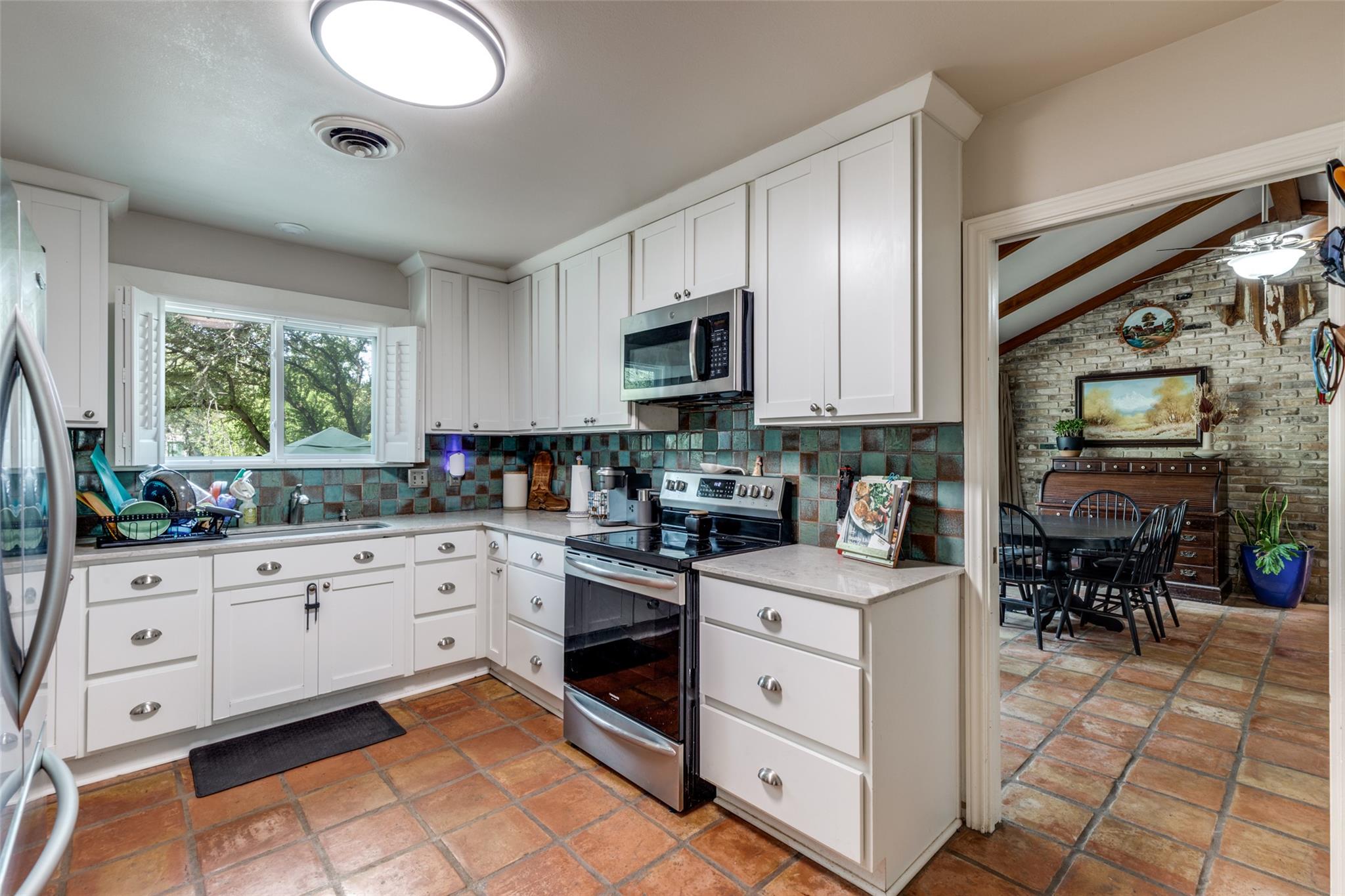 2 Tanglewood Trl, San Marcos, TX 78666