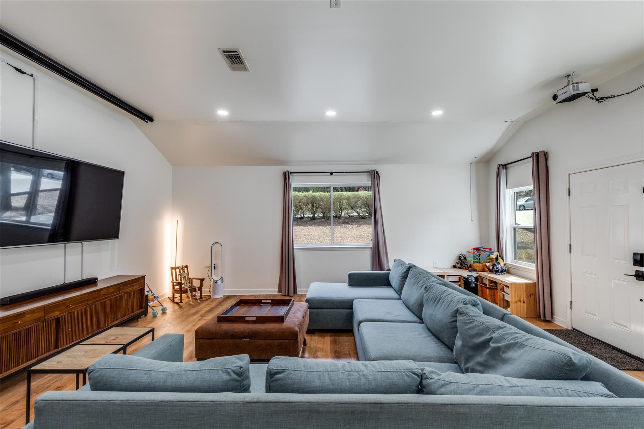 2 Tanglewood Trl, San Marcos, TX 78666