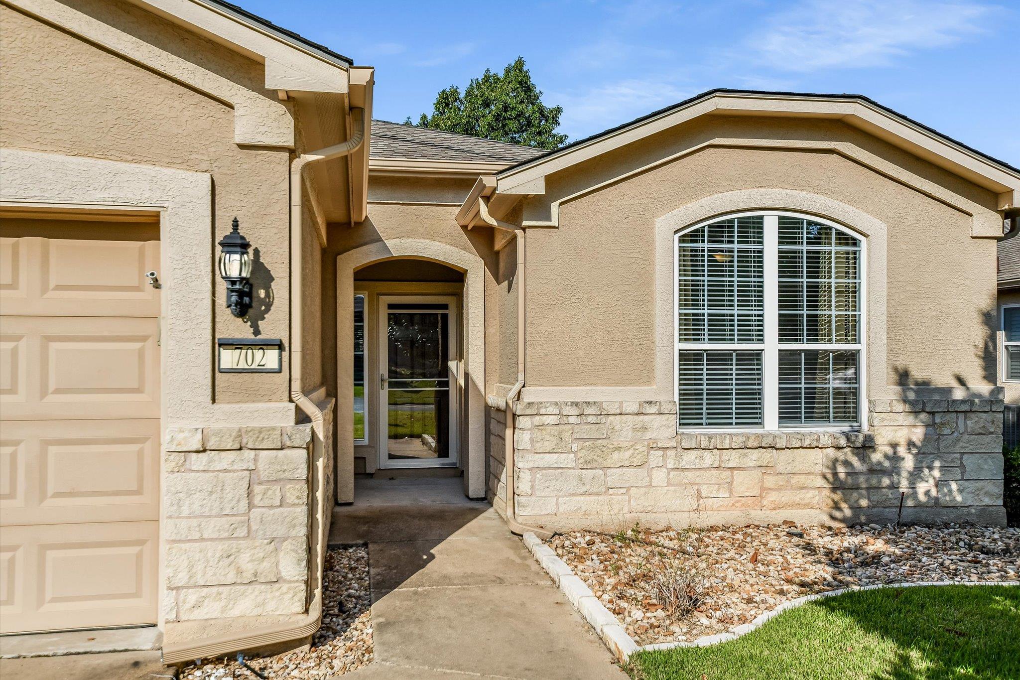 702 Independence Creek Ln, Georgetown, TX 78633