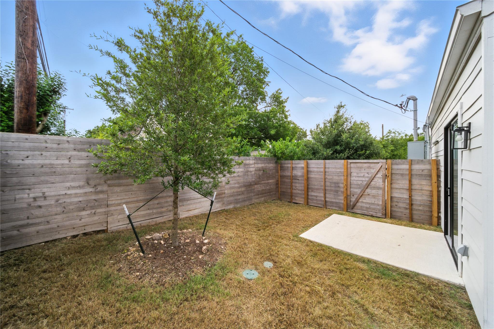 106 W Croslin St # B, Austin, TX 78752