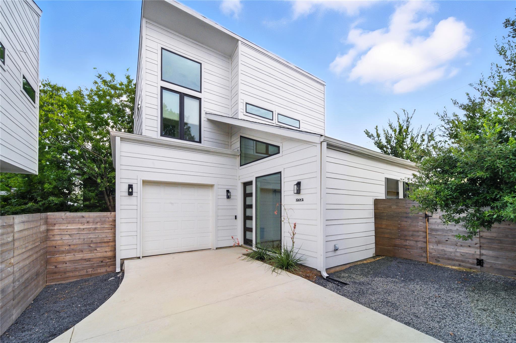 106 W Croslin St # B, Austin, TX 78752