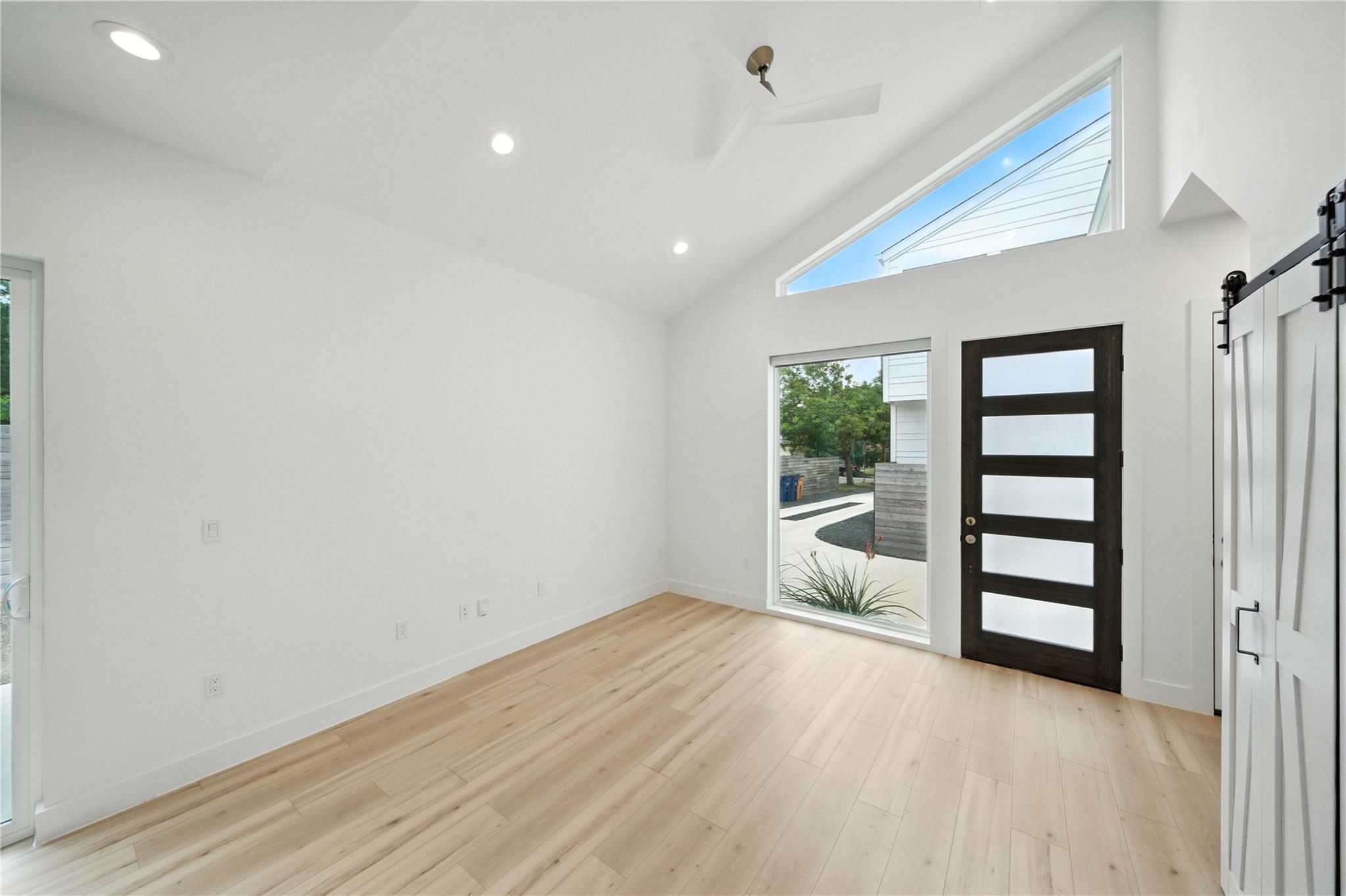 106 W Croslin St # B, Austin, TX 78752