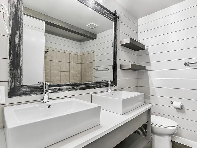 5330 Balcones Dr # C, Austin, TX 78731