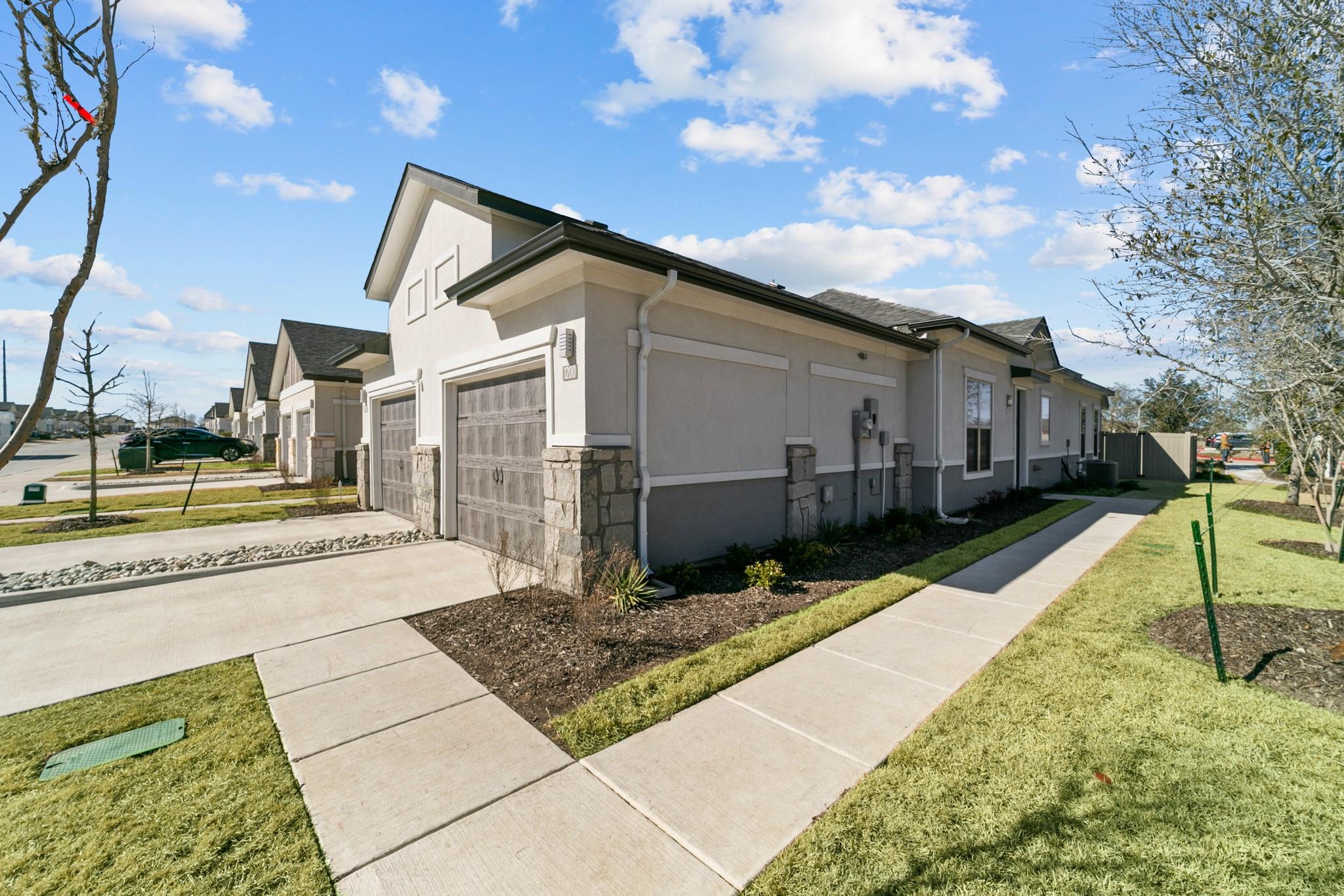 865 Limmer Loop # 331, Hutto, TX 78634