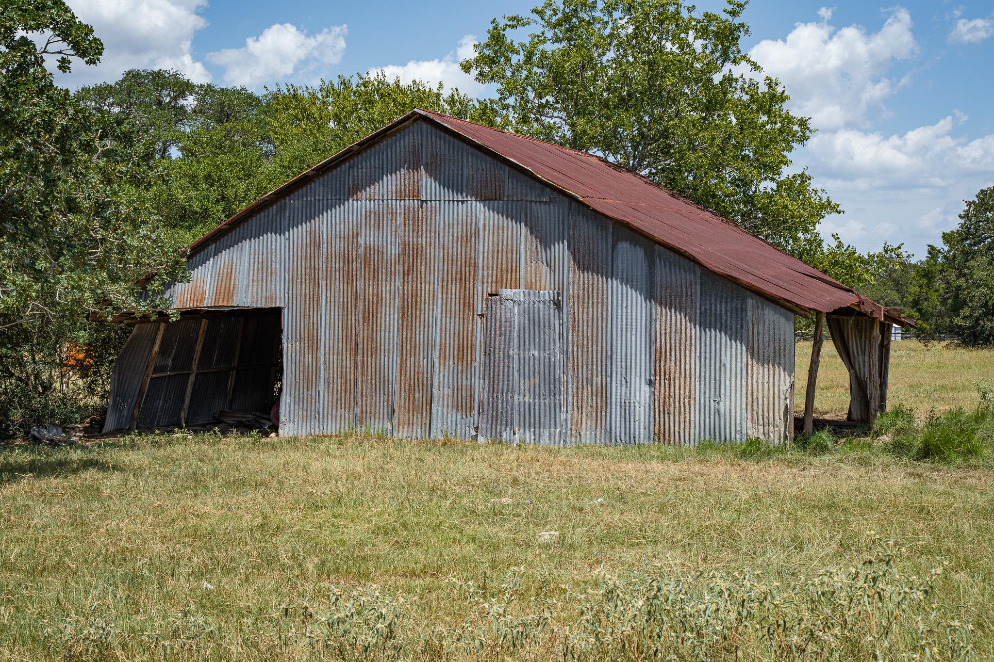 2210 Hermis Rd, Schulenburg, TX 78956